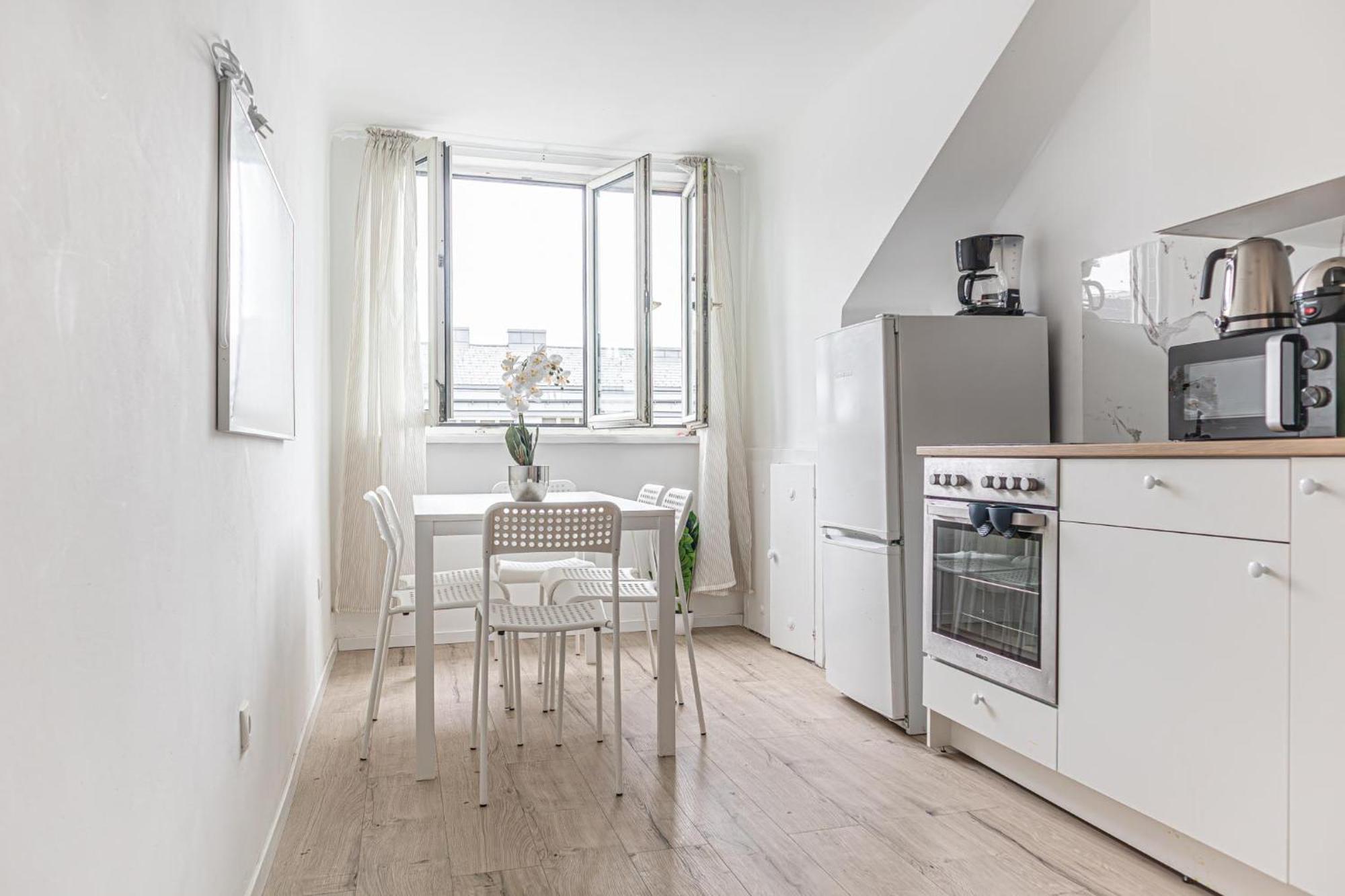 Convenient 2Br Apt. Near U6 Station Am Schoepfwerk فيينا المظهر الخارجي الصورة